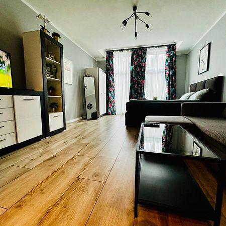 Apartament Flaming Z Balkonem - Scisle Centrum Naprzeciwko Pkp I Pks - Self Check In - Darmowy Parking - Pozne Wymeldowanie - Wystawiamy Fv Oppeln Exterior foto