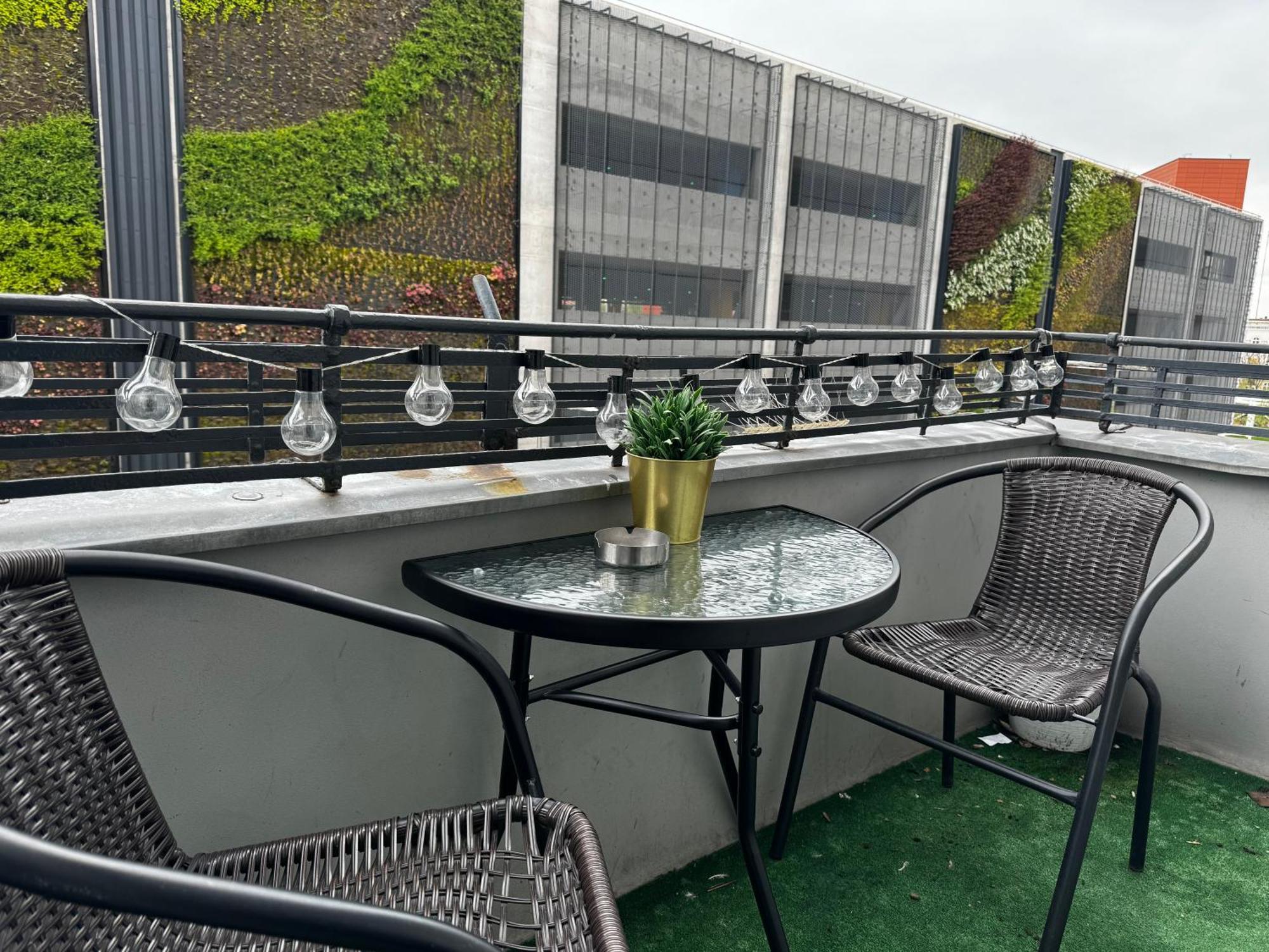 Apartament Flaming Z Balkonem - Scisle Centrum Naprzeciwko Pkp I Pks - Self Check In - Darmowy Parking - Pozne Wymeldowanie - Wystawiamy Fv Oppeln Exterior foto